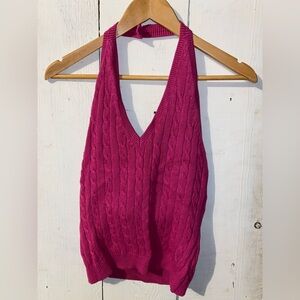 Cute pink knitted top.